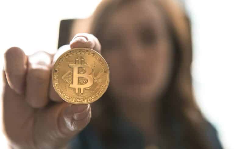 Bitcoin: o que é e como ganhar dinheiro com essa criptomoeda