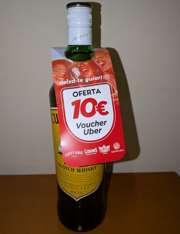 Garrafa Cutty Sark com gargantilha