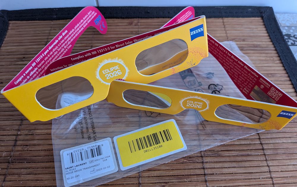 Óculos de eclipse grátis