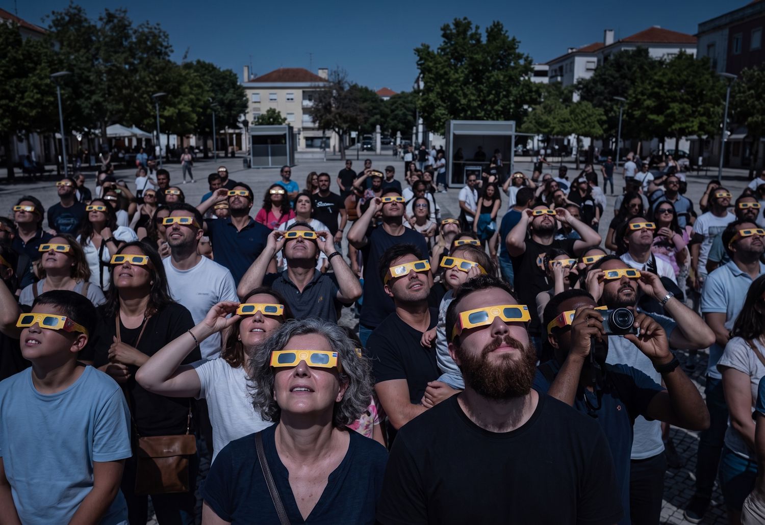 Óculos de eclipse grátis