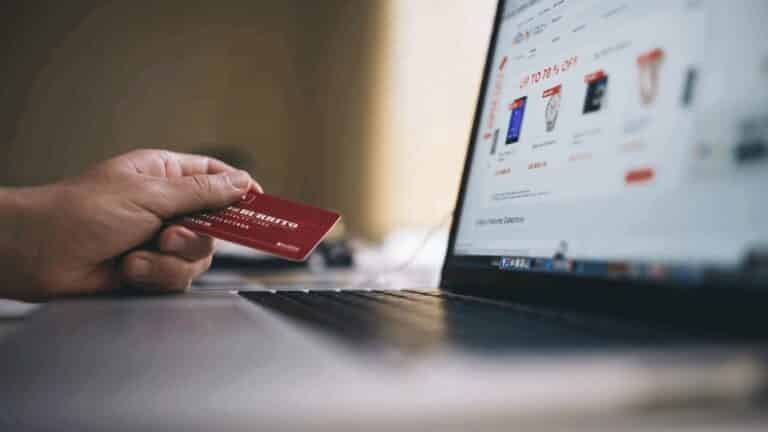 10 dicas para não esbanjar dinheiro em compras online