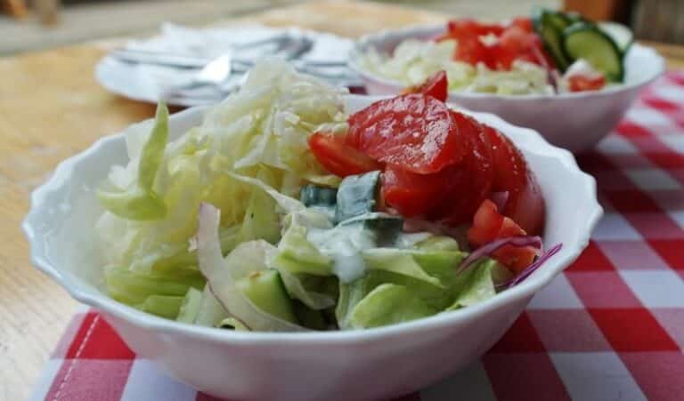 Como retirar o excesso de vinagre das saladas